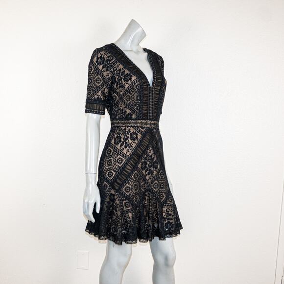 Tadashi Shoji Women's sz 10 V-Neck Black Lace Dress - Picture 4 of 13